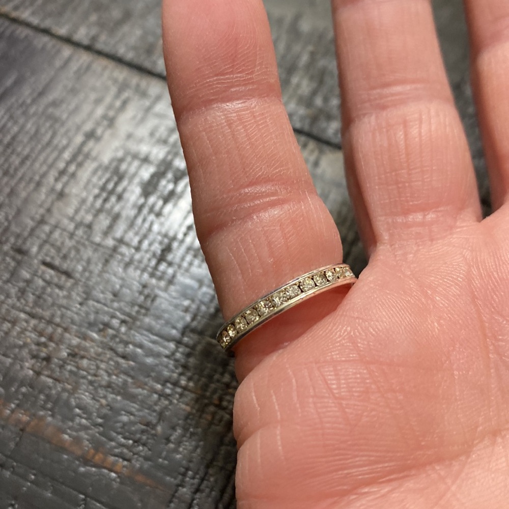 NWOT Size 6.75 Silver Tone Crystal Band Eternity Ring! - Picture 2 of 5